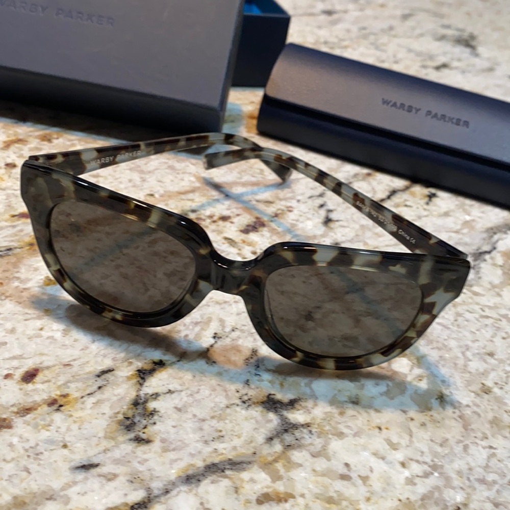 Warby Parker Like New Women’s Blue/Black Tortoise Shell Sunglasses. Banks.